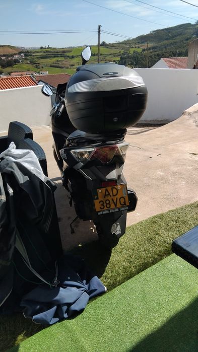 Scoter sym 50 cc com Top case