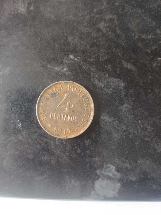 Moedas antigas 1 carlos prrimeiro rei de portugal ano 1892 e outra 4 centavos de 1917