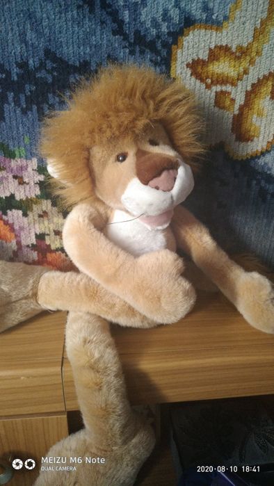 Лев- мягкая игрушка