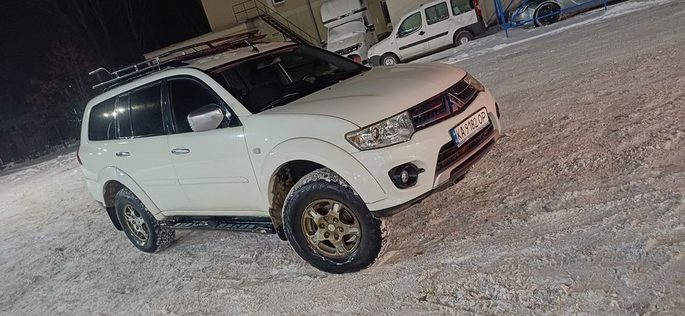 Mitsubishi pajero sport 2