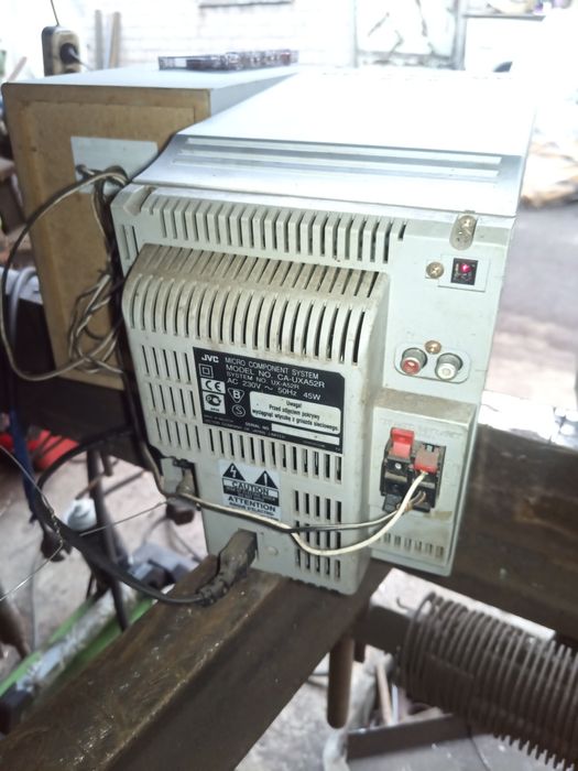 Продам музичний центр jvc