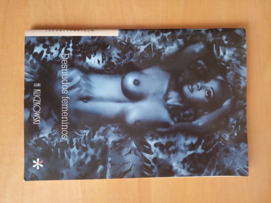 Livro " DESNUDOS Femeninos "