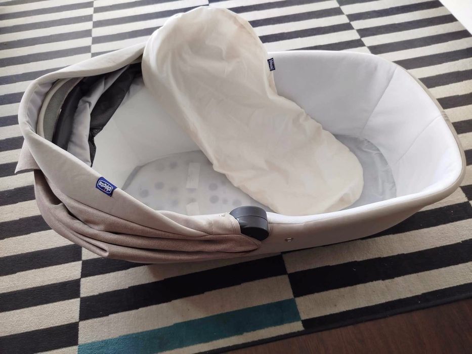 Carrinho Chicco Style Go com todos os acessórios ( Cadeira e Alcofa)