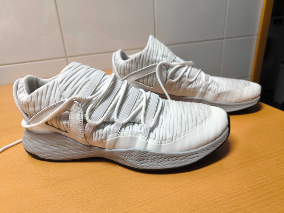 Vendo Sapatilhas JORDAN FORMULA 23 LOW