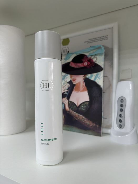 Продаж офіційної косметики бренду Holy land