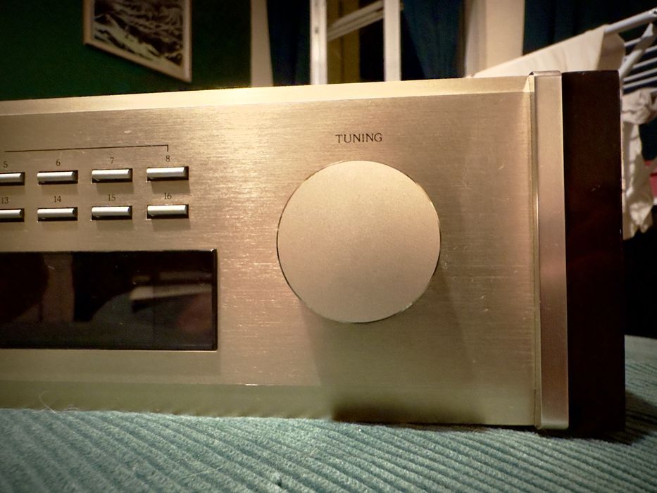 Accuphase T-108  (230V) + pilot + instrukcja + oryginalny karton