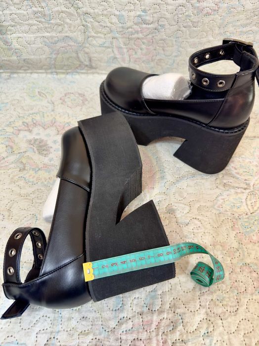 Жіноче взуття на платформі. НОВЕ