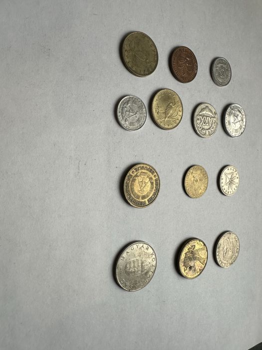 Разные монеты цена за штуку