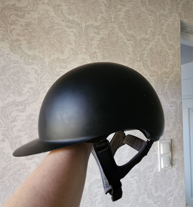FOUGANZA kask jeździecki w rozm. 58
