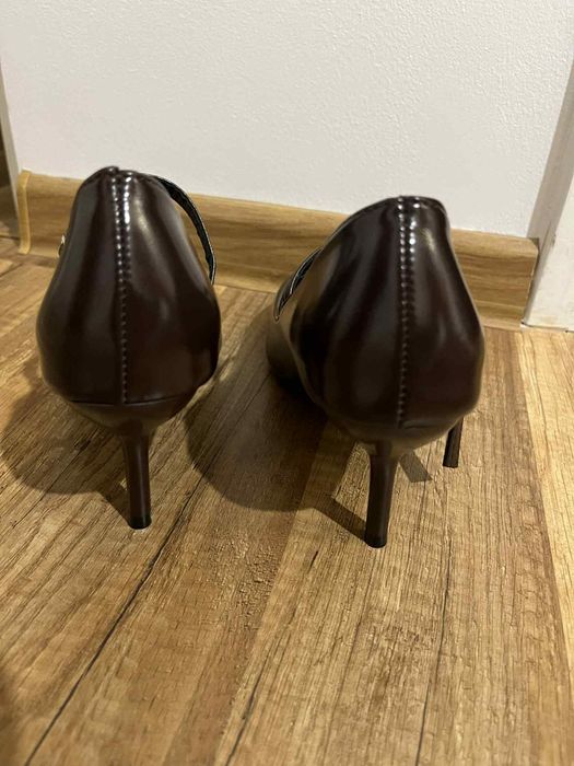 Buty damskie na obcasie