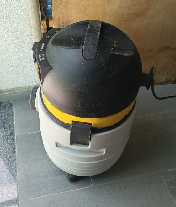 Aspirador sólidos e líquidos