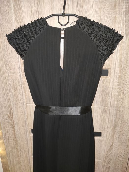 Сукні вечірні нарядні плаття