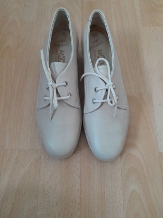 Buty, na małym koturnie ze skóry, rozmiar 38