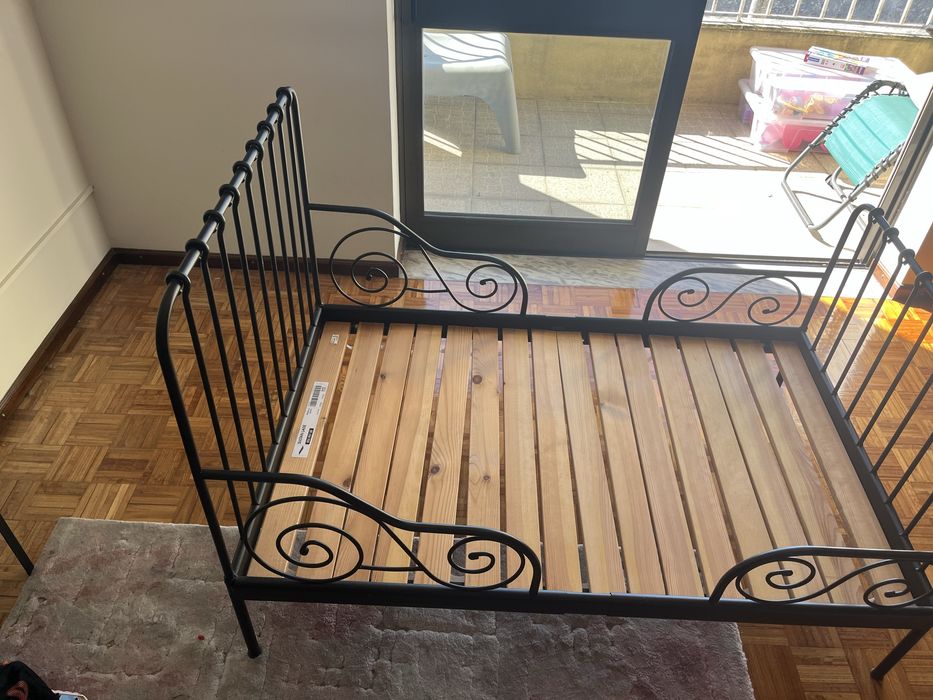Cama IKEA MINNEN para crianças com colchão 80x200