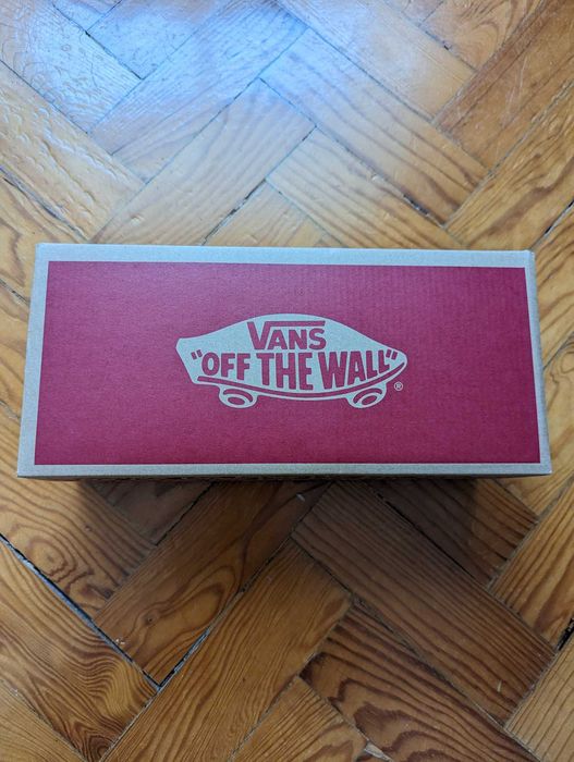Sapatilhas Vans modelo AUTHENTIC