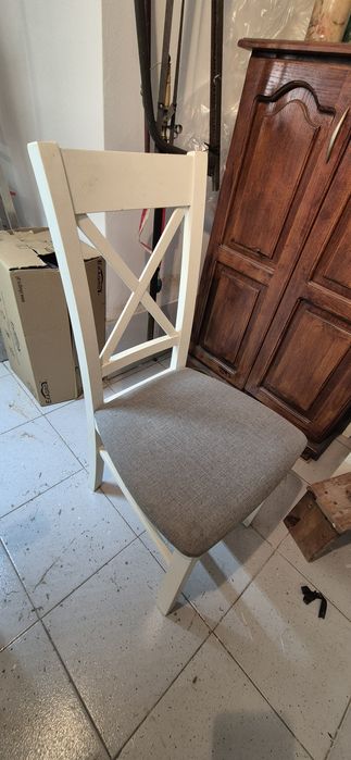 Krzesła tapicerowane białe do jadalni