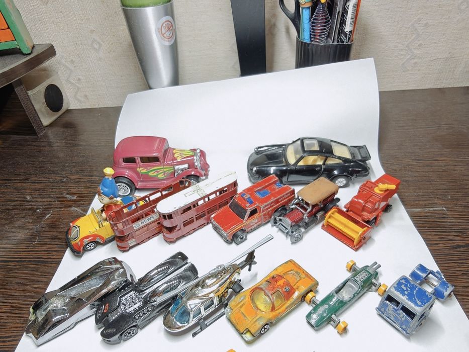 Машинки модели hot wheels matchbox majorette ertl