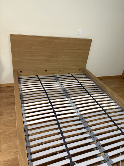 Cama de casal - IKEA