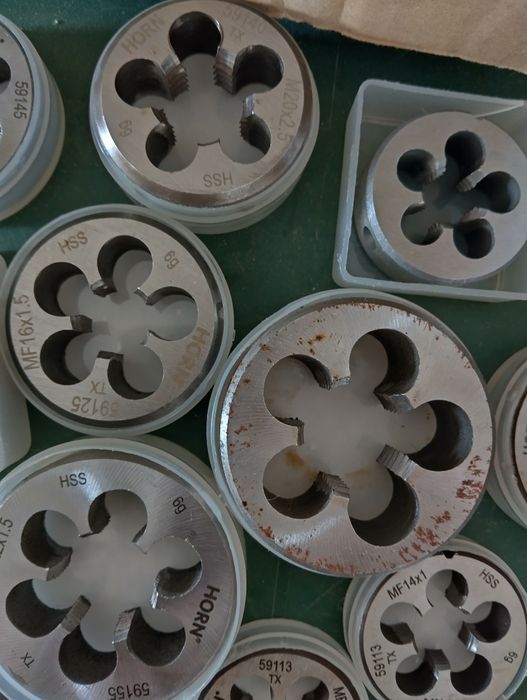 Narzynki metryczne i drobnozwojowe  calowe