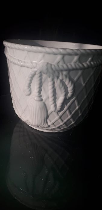 Vaso decorativo em loiça trabalhado