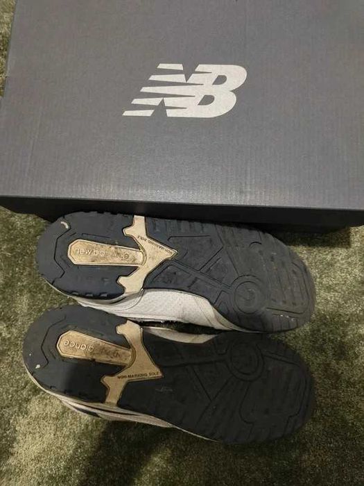 Ténis New Balance 550 Navy Tamanho 42.5 com caixa