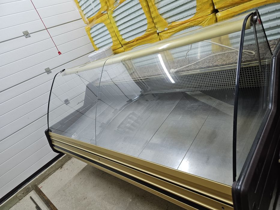 Вітрина Gold 2 м.