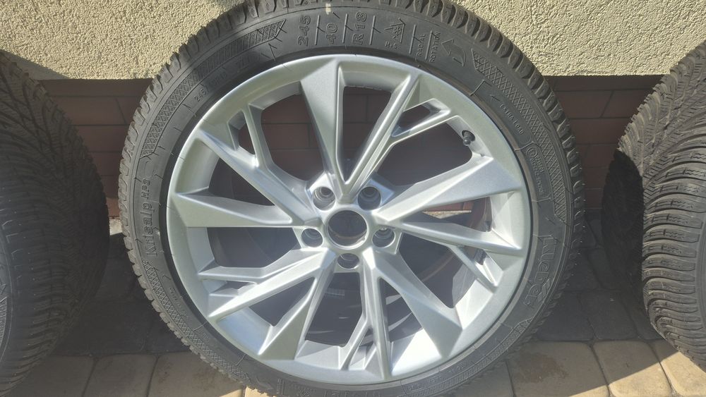 Koła Audi A5 R 18 z oponami zimowymi