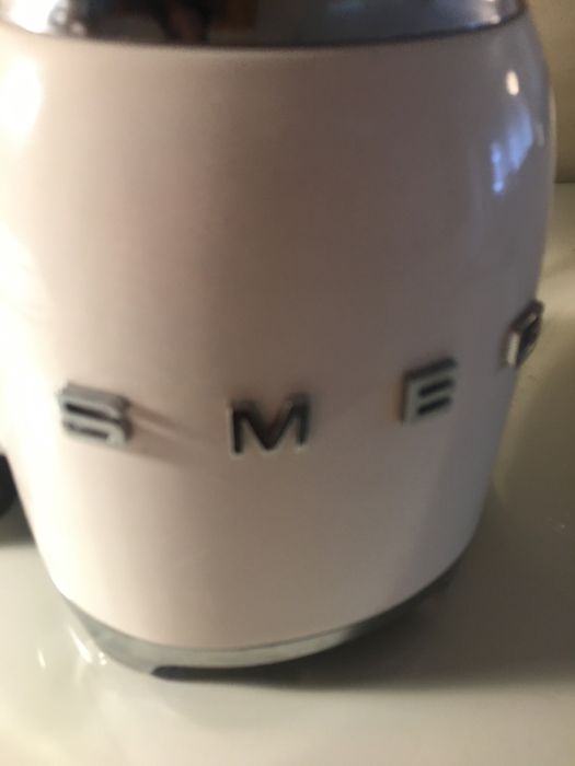 Maquina sumos batidos bolos smeg