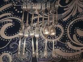 Sztućce grubo posrebrzane