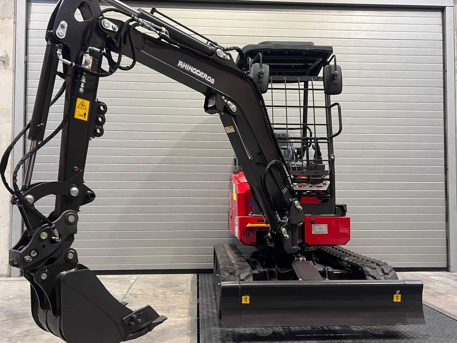 Mini Giratoria Rhinoceros XN25 motor Kubota