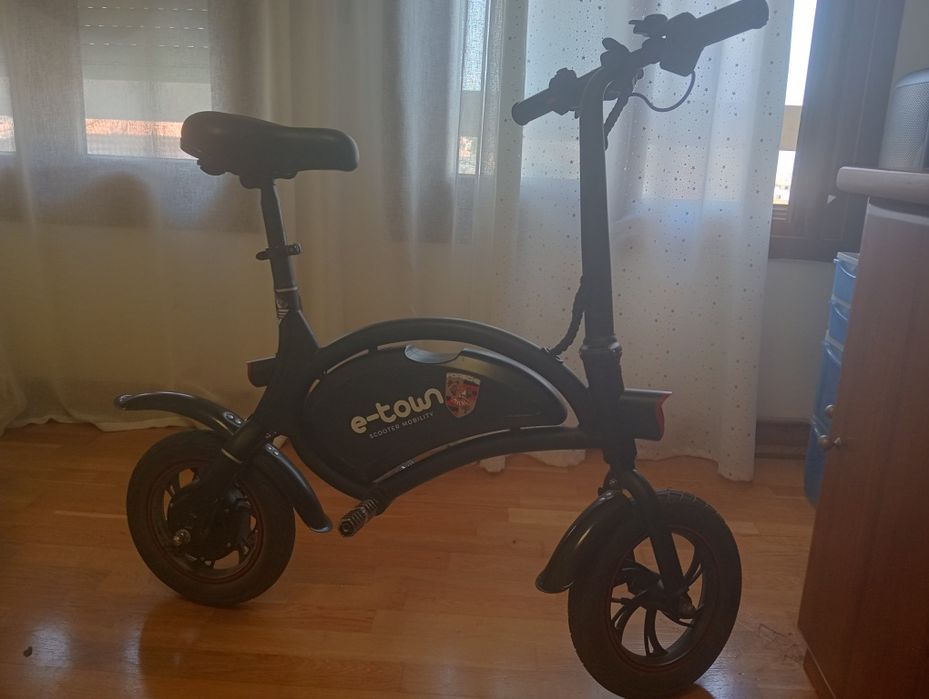 Scooter elétrica