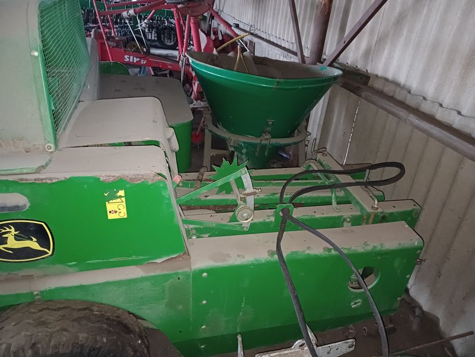Прес-підбірник john deere 359