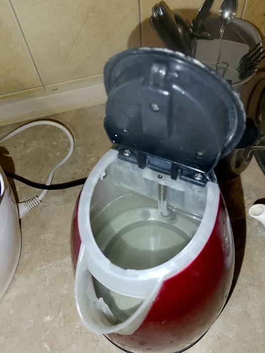 Электрочайник Bosch TWK 7704RU /01 — на запчасти / донор