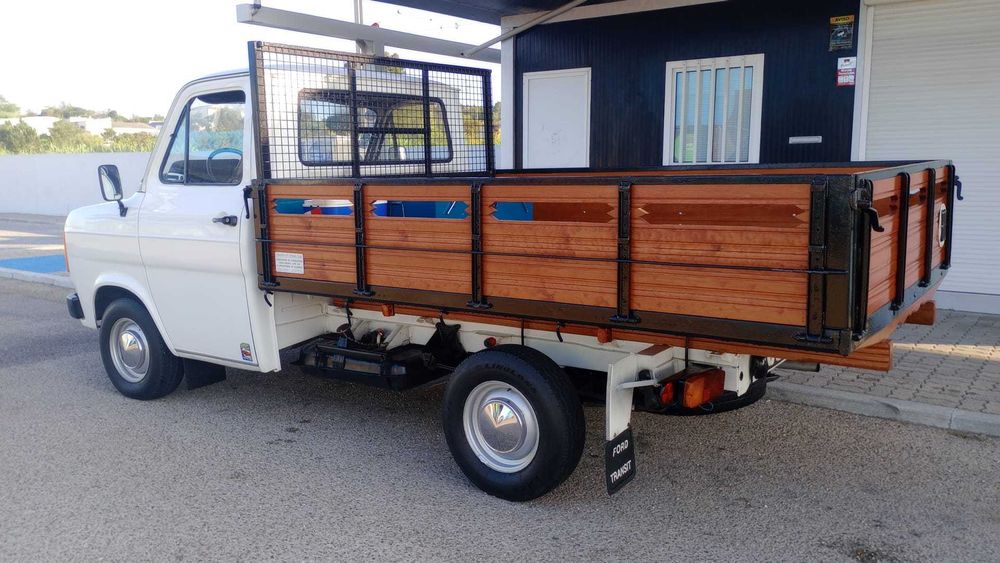 Ford Transit (1982) com Certificado de Interesse Histórico