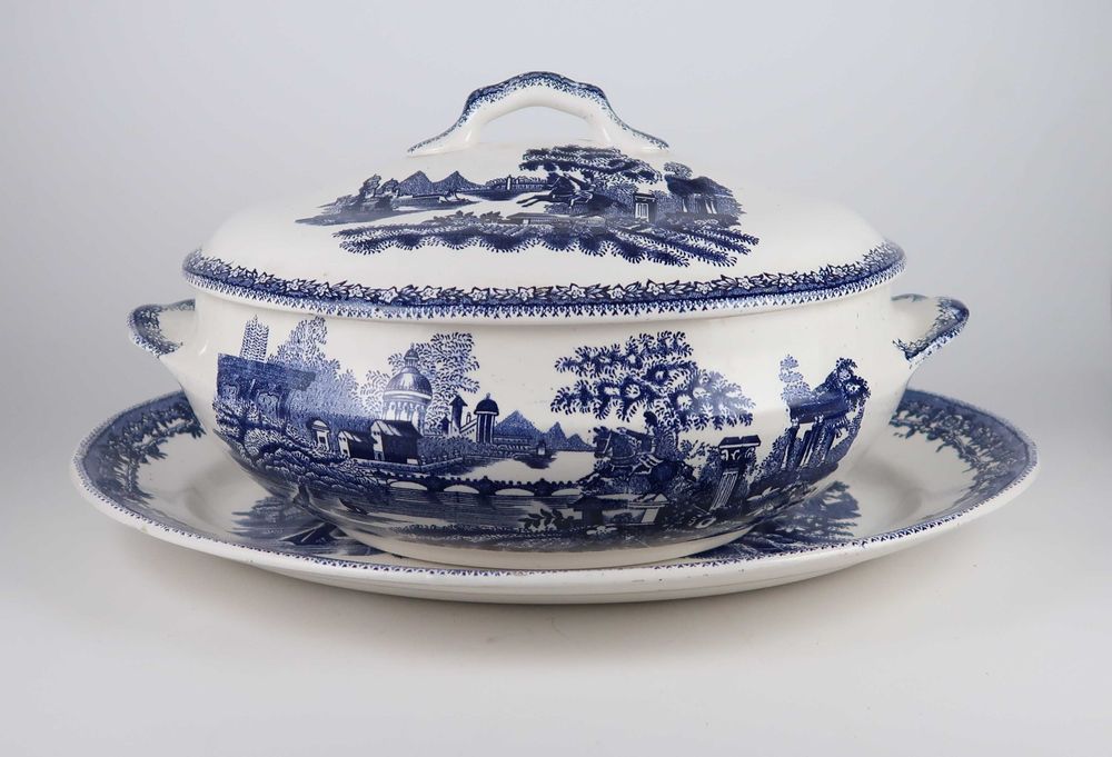 Terrina redonda com travessa - Fabrica Sacavém Cavalinho Azul