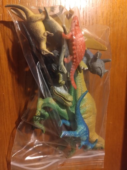 Dinozaury figurki