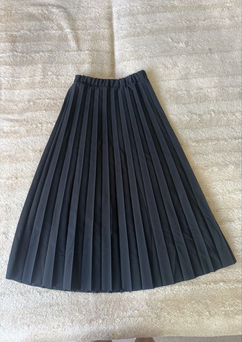 Czarna plisowana spódnica elegancka, rozmiar 38