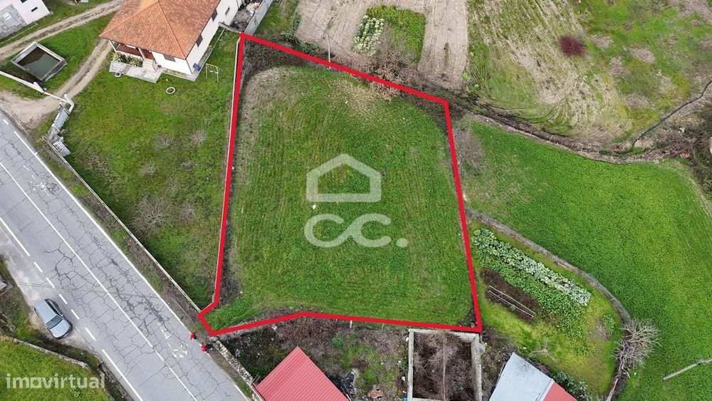 Terreno rústico com1040m2 em Chaves junto a Nacional 103