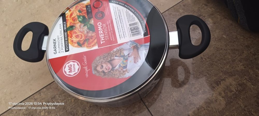 Garnek aluminiowy ze szklaną pokrywką 22cm ,termo  sensor  3,2 L.