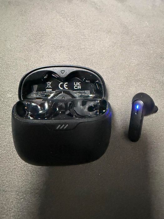 Продам бездротові навушники JBL Tune Beam (праве вухо)