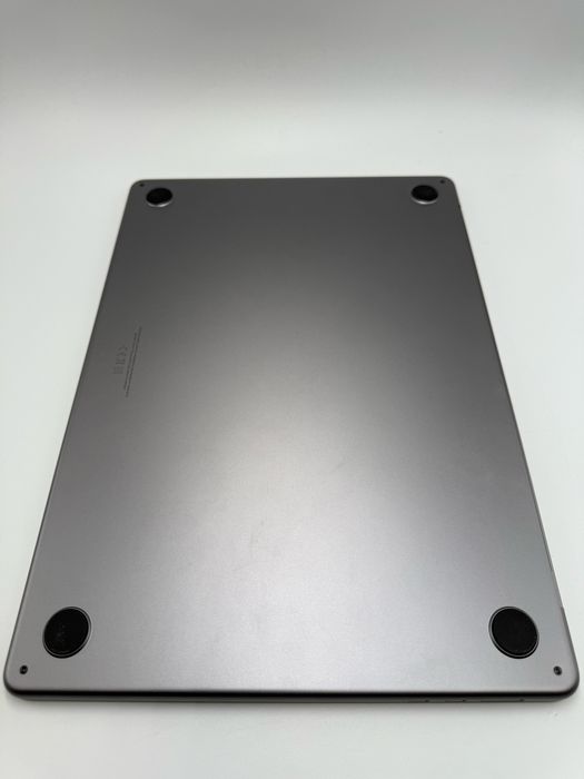 Macbook air m3 8GB 256 SSD 15.3