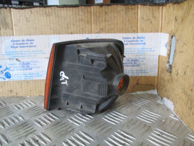 Pisca frente direito VOLKSWAGEN Passat (3A2, 35I)