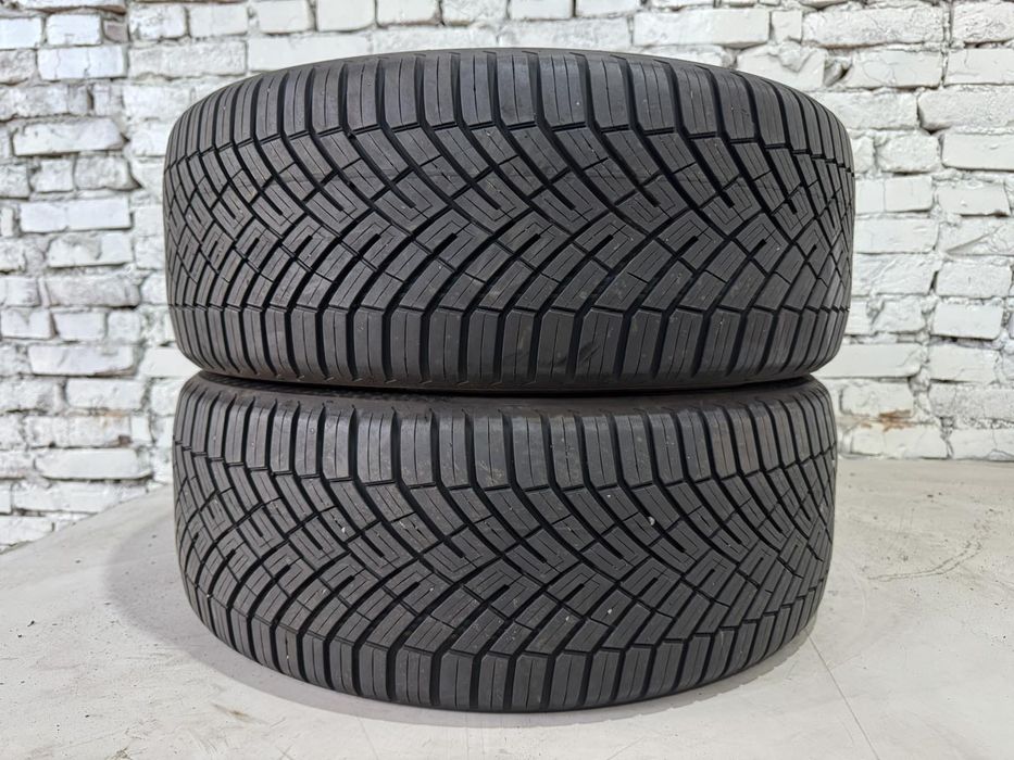 Майже нові всесезонні шини CONTINENTAL 235/45 R19
