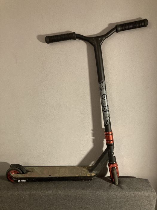 Hulajnoga Oxelo Mf 1.8+ (czarno- czerwona)