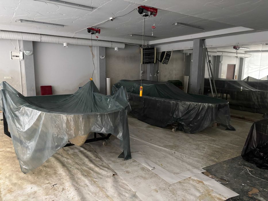 Gotowy biznes: produkcja łodzi DELFIN 435 – formy, kontakty know how