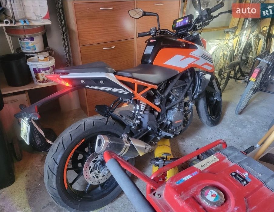 КТМ ДЮКЕ 125 2022 року