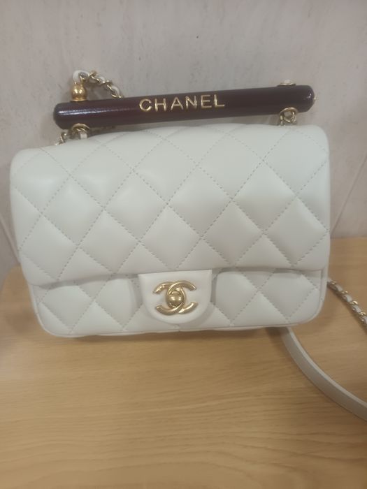 Mala a tiracolo pequena Chanel