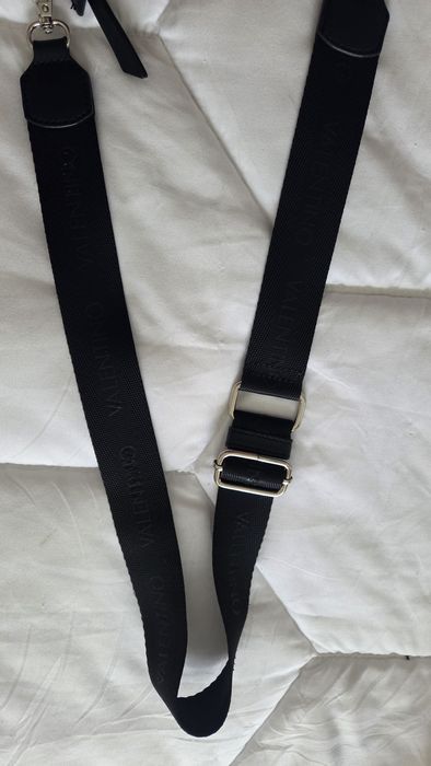 Mala Valentino preta