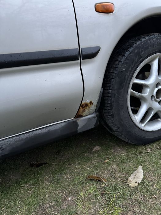 Mitsubishi Carisma 1998 митцубиси каризма