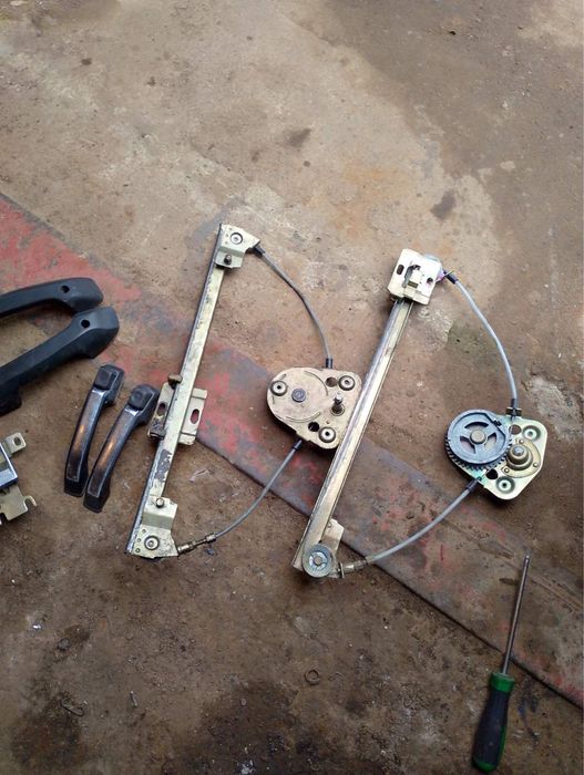 Иж 2717 2126 Ода передні склопідйомники карти дверей ручки замки